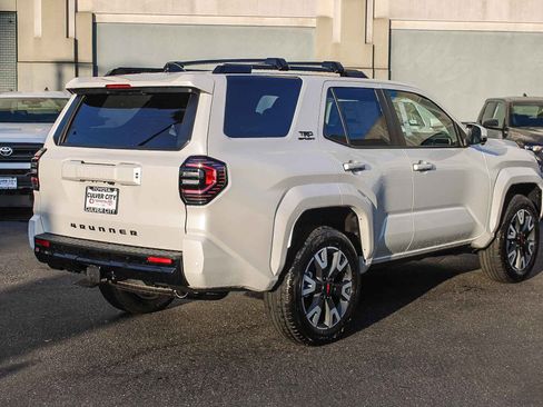 New 2026 Toyota 4Runner TRD Sport Premium AWD/4WD image 9