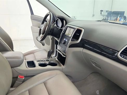 Used 2013 Jeep Grand Cherokee Laredo AWD/4WD image 37
