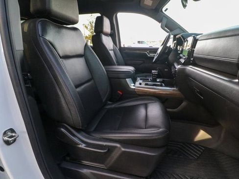 Used 2024 Chevrolet Silverado 1500 LT Trail Boss w/ Convenience Package II AWD/4WD image 23