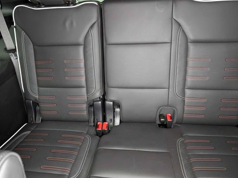 Certified 2025 GMC Yukon AT4 Ultimate AWD/4WD image 26