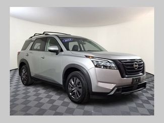 Used 2023 Nissan Pathfinder SV w/ Black Appearance Package AWD/4WD video 1