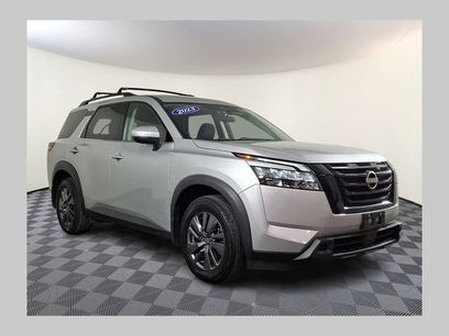 Used 2023 Nissan Pathfinder SV w/ Black Appearance Package