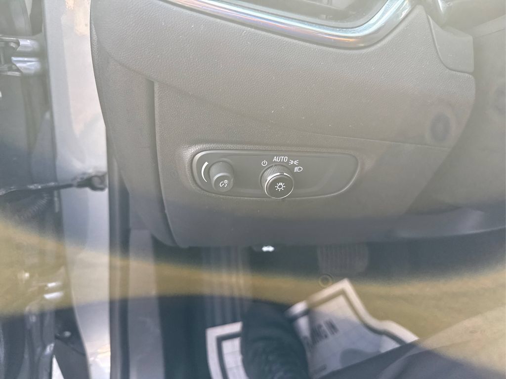 Used 2023 Chevrolet Equinox LT AWD/4WD image 15