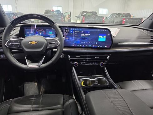 Used 2026 Chevrolet Traverse High Country w/ LPO, Floor Liner Package AWD/4WD image 4