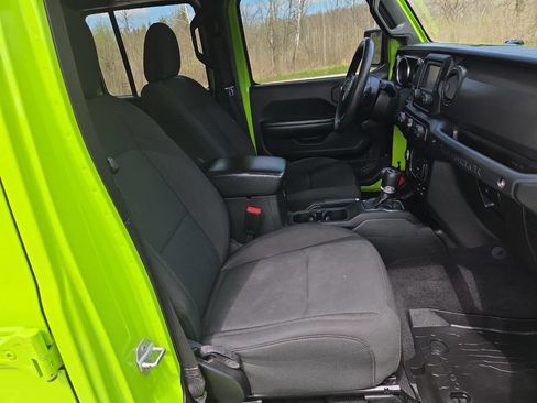 Used 2021 Jeep Wrangler Unlimited Sport image 19