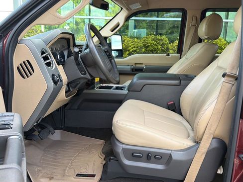 Used 2012 Ford F250 Lariat w/ Lariat Interior Pkg AWD/4WD image 9