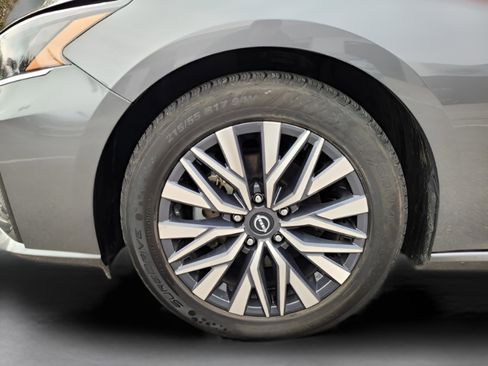 Used 2024 Nissan Altima 2.5 SV image 33