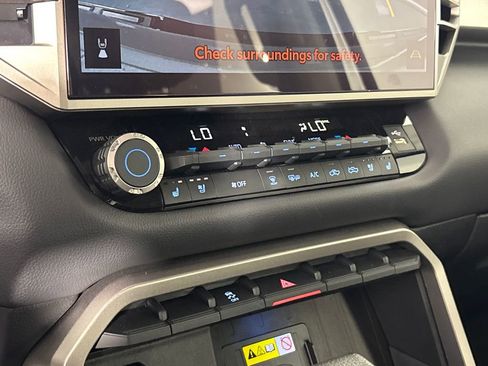 Used 2024 Toyota Tundra Limited AWD/4WD image 20