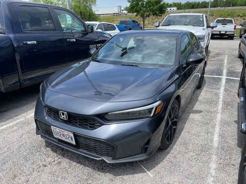 Used 2025 Honda Civic Sport image 1