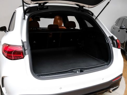 Used 2024 Mercedes-Benz GLC 300 4MATIC image 53