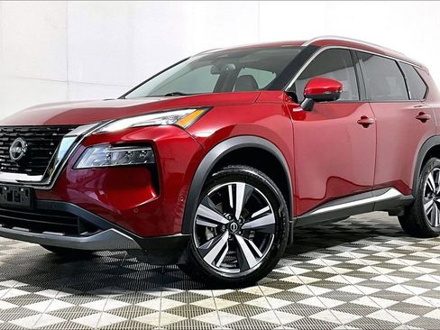 Used 2023 Nissan Rogue SL w/ SL Premium Package image 2