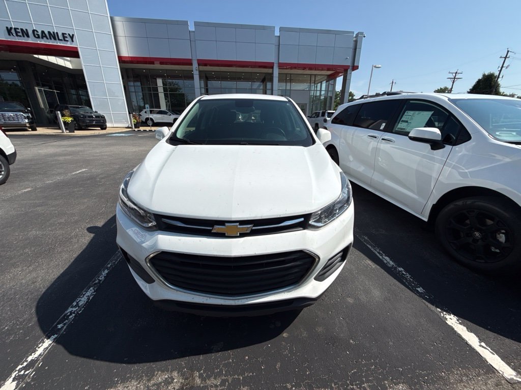 Used 2018 Chevrolet Trax LS AWD/4WD image 1