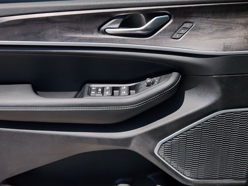 New 2026 Jeep Grand Cherokee Limited AWD/4WD image 17