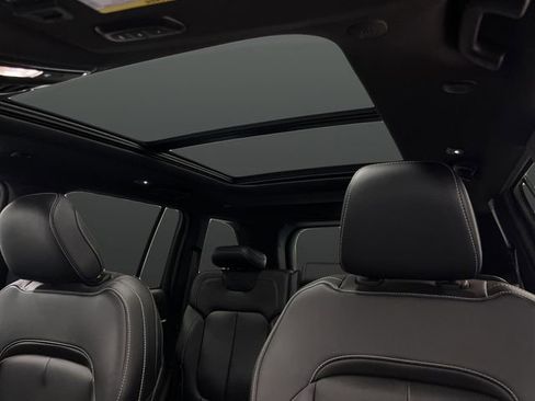 Used 2024 Jeep Grand Cherokee Limited image 7