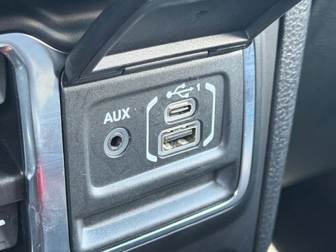 Used 2024 Jeep Wrangler Unlimited Rubicon image 28