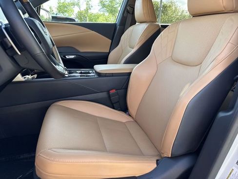 Used 2025 Lexus RX 350 Premium w/ Accessory Package (K3) image 11