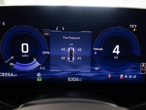 Used 2024 Chevrolet Equinox EV RS FWD image 27
