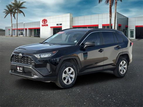 Used 2021 Toyota RAV4 LE image 6
