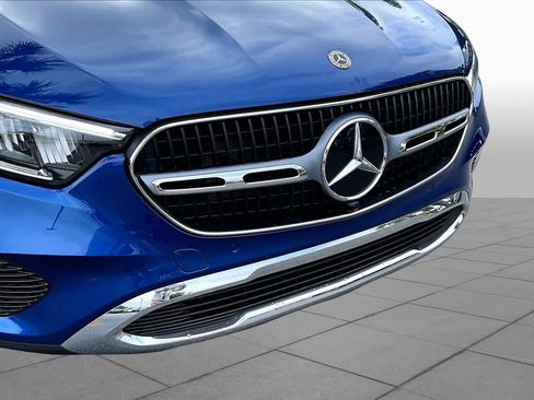 Used 2025 Mercedes-Benz GLC 300 4MATIC image 29