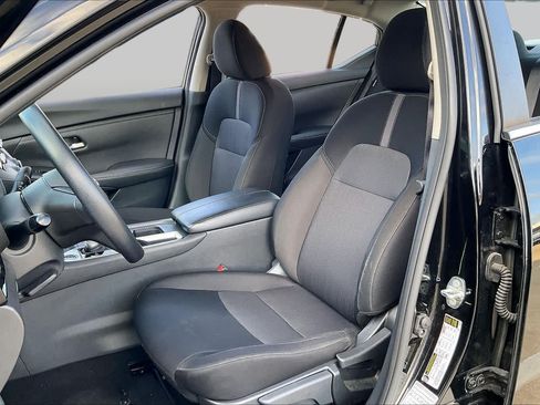 Used 2025 Nissan Sentra SV FWD image 8