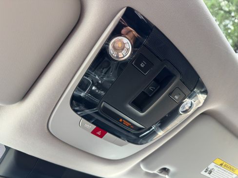 Used 2025 Kia Seltos EX w/ EX Sunroof Package FWD image 32