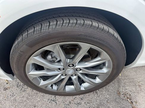 Used 2025 Buick Encore GX Avenir w/ Avenir Technology Package image 5