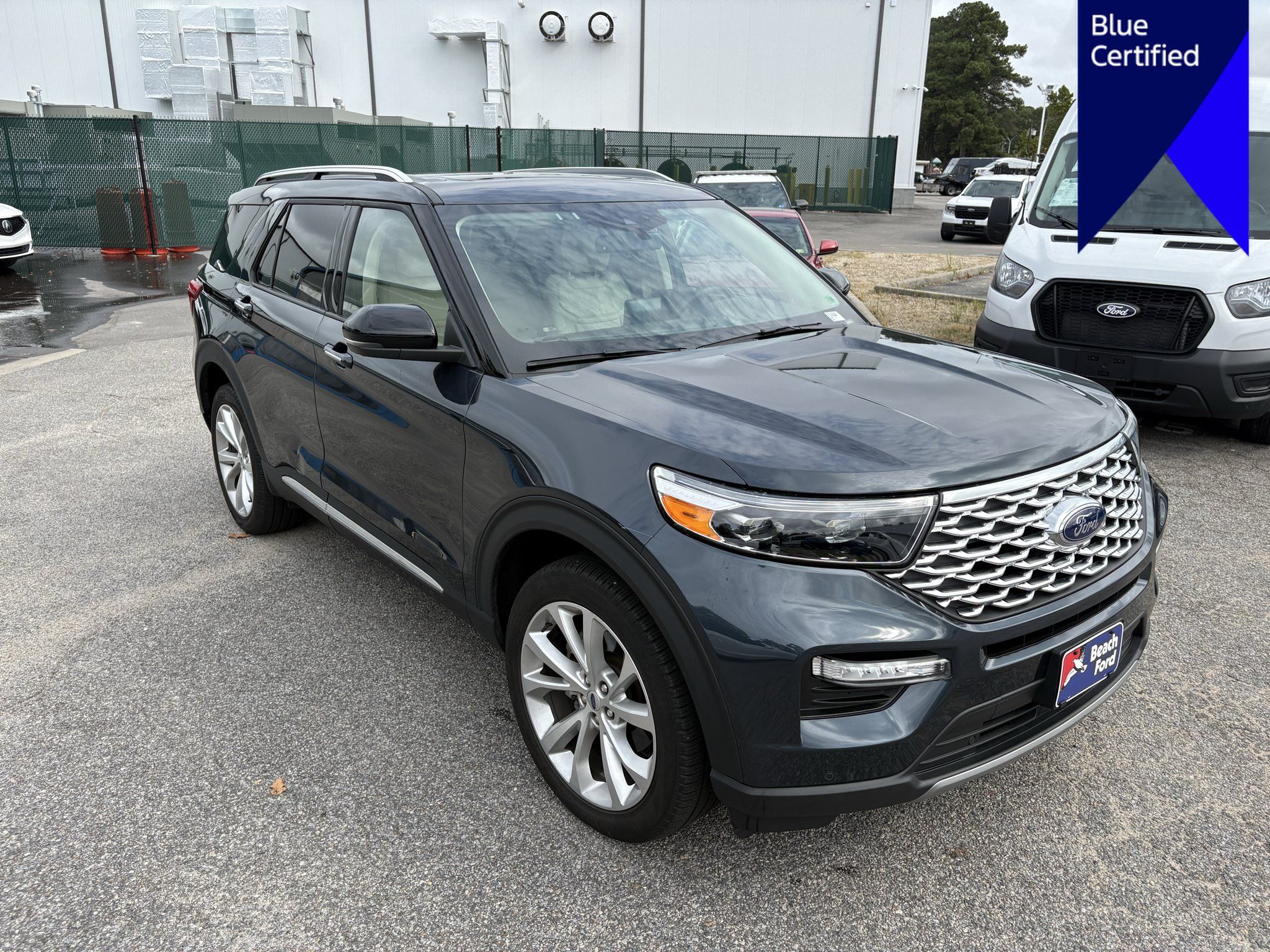 Used 2022 Ford Explorer Platinum w/ Equipment Group 601A AWD/4WD image 3