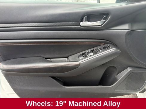 Used 2022 Nissan Altima 2.5 SR image 12