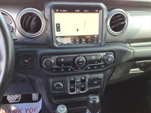 Used 2018 Jeep Wrangler Unlimited Sahara image 20