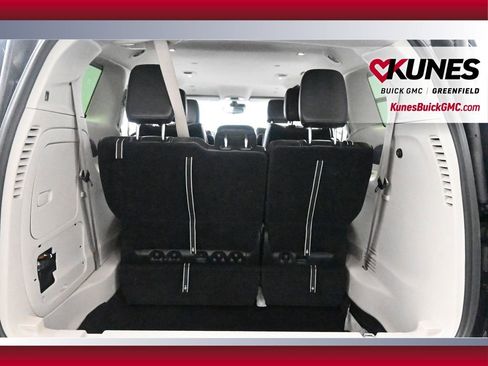 Used 2024 Chrysler Pacifica Select FWD image 23