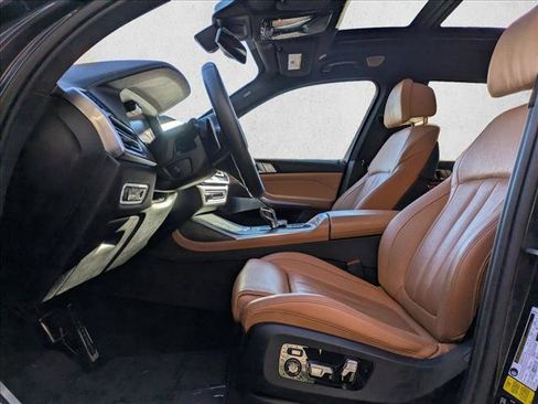 Used 2019 BMW X7 xDrive50i w/ Dynamic Handling Package image 17