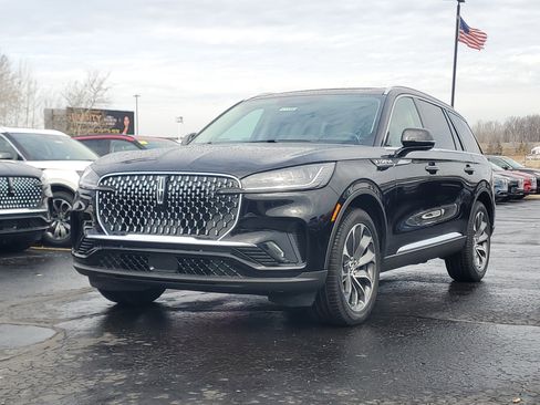 New 2026 Lincoln Aviator AWD image 2