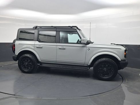 Used 2024 Ford Bronco Outer Banks AWD/4WD image 4