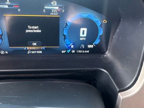 Certified 2025 Ford Bronco Outer Banks AWD/4WD image 1