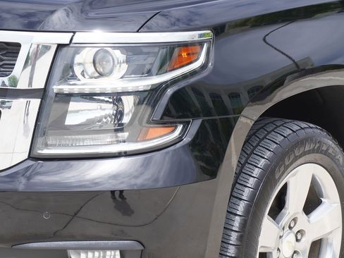 Used 2017 Chevrolet Tahoe LT RWD image 2