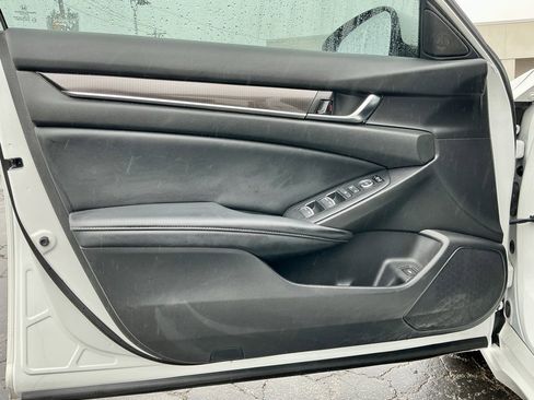 Used 2018 Honda Accord Sport image 39