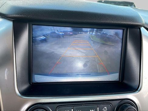 Used 2015 Chevrolet Suburban LT RWD image 25
