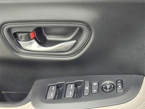 New 2026 Honda HR-V LX image 16