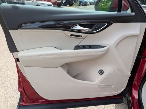 Used 2022 Buick Envision Essence w/ Safety Package AWD/4WD image 29