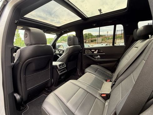 Used 2023 Mercedes-Benz GLS 450 4MATIC image 28
