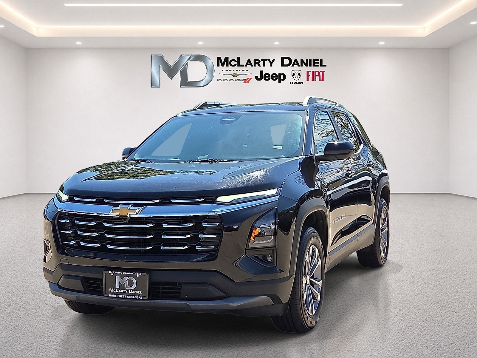 Used 2025 Chevrolet Equinox LT w/ Convenience Package II FWD image 2