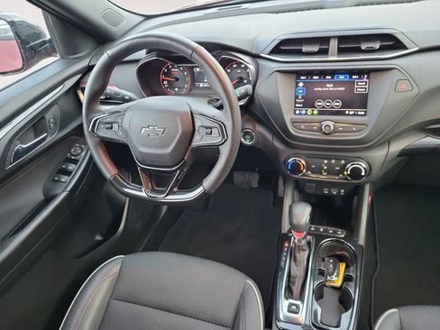 Used 2023 Chevrolet TrailBlazer RS image 12