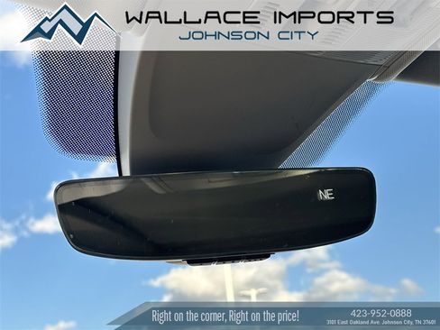 Certified 2022 Volkswagen Tiguan SE image 9