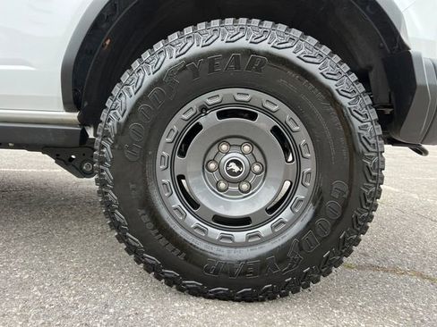 Used 2025 Ford Bronco Big Bend w/ Black Diamond Package image 16