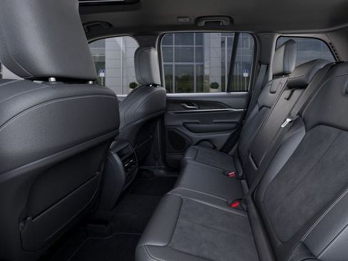 New 2026 Jeep Grand Cherokee Altitude AWD/4WD image 23