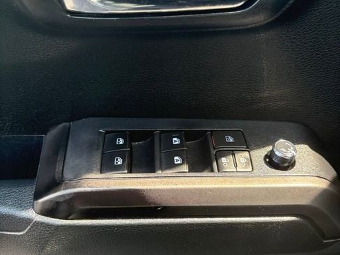 Used 2017 Toyota Tacoma SR5 image 14