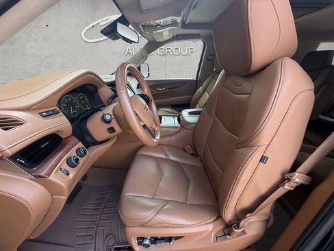 Used 2015 Cadillac Escalade Platinum AWD/4WD image 19