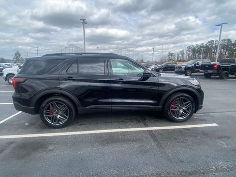 New 2026 Ford Explorer ST-Line w/ ST-Line Street Pack AWD/4WD image 8
