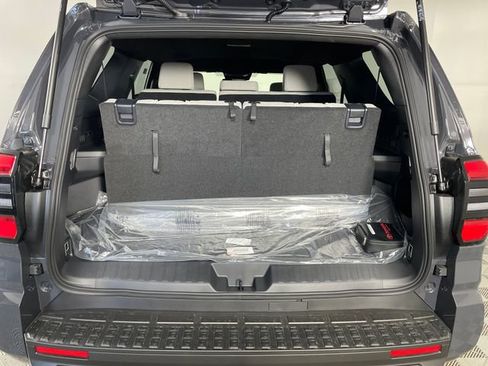 New 2026 Toyota 4Runner SR5 AWD/4WD image 9