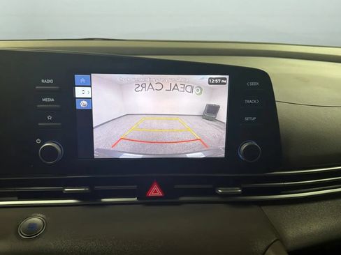 Used 2025 Hyundai Elantra Sport FWD image 14